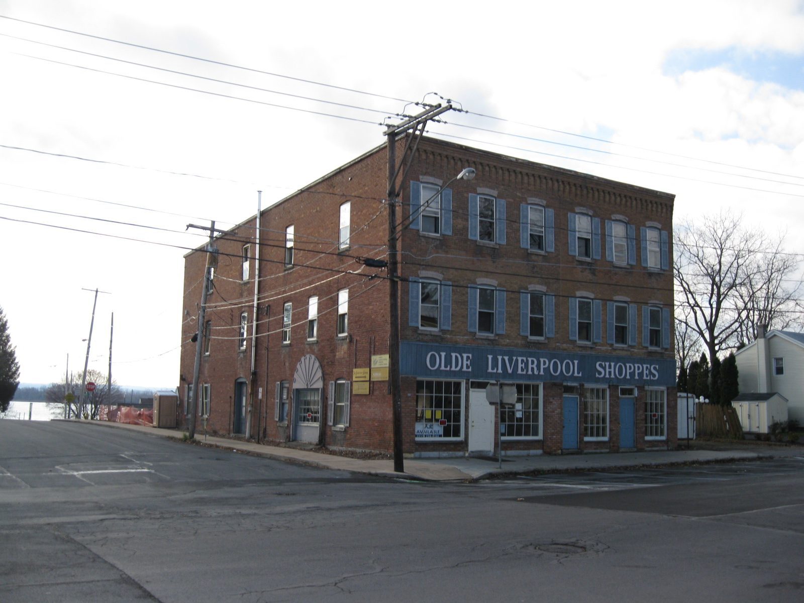 Street scene in the village of Liverpool